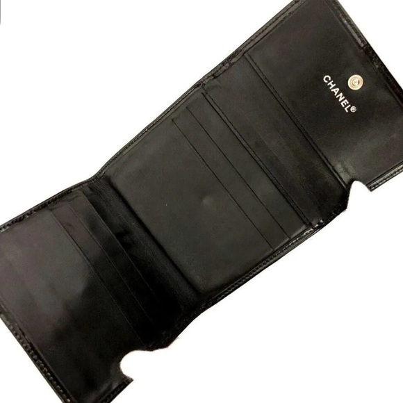 Chanel Pantent Compact Wallet - Picture 7 of 10